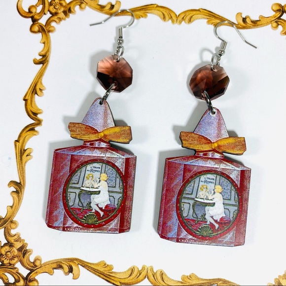 Vintage bottle image earrings with crystals - Picture 3 of 4